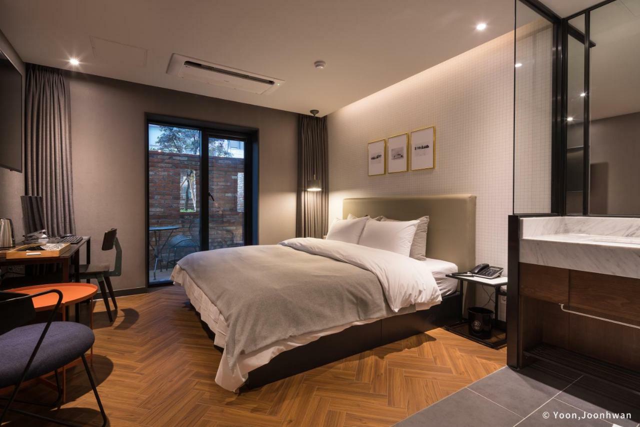 Brown Dot Hotel Seomyeon Busan Eksteriør billede