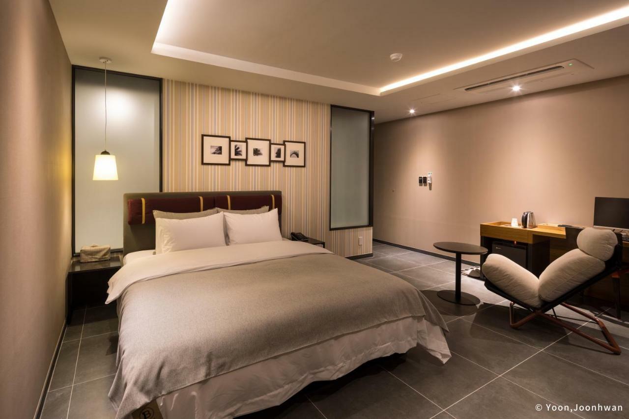 Brown Dot Hotel Seomyeon Busan Eksteriør billede
