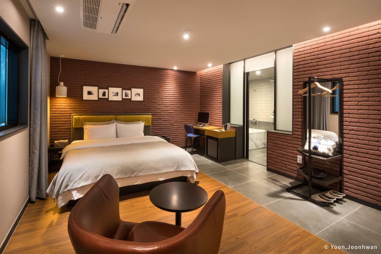 Brown Dot Hotel Seomyeon Busan Eksteriør billede