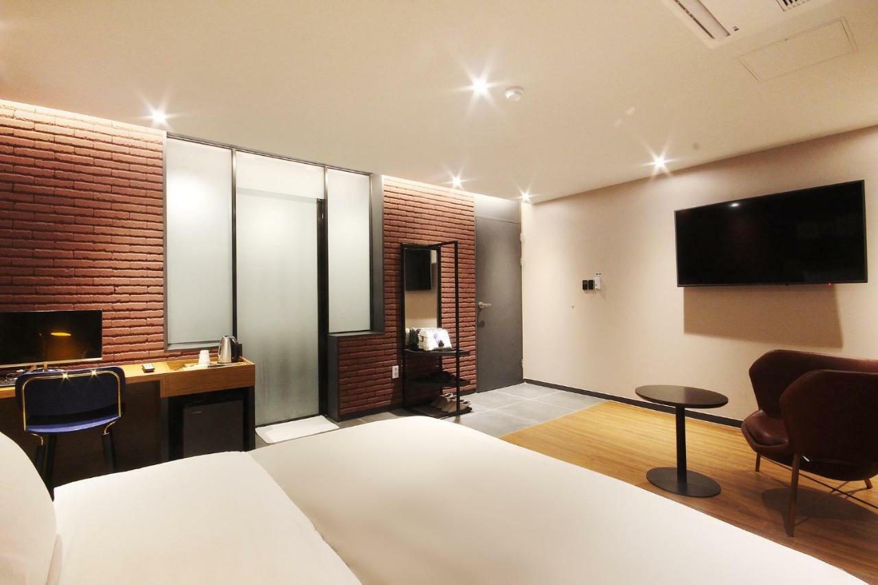 Brown Dot Hotel Seomyeon Busan Eksteriør billede