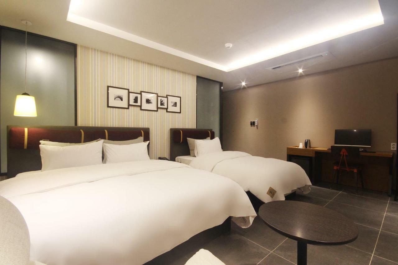 Brown Dot Hotel Seomyeon Busan Eksteriør billede