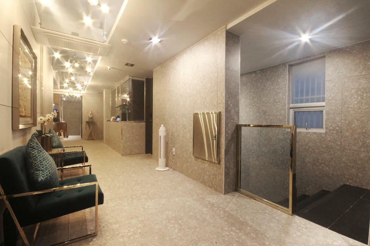 Brown Dot Hotel Seomyeon Busan Eksteriør billede